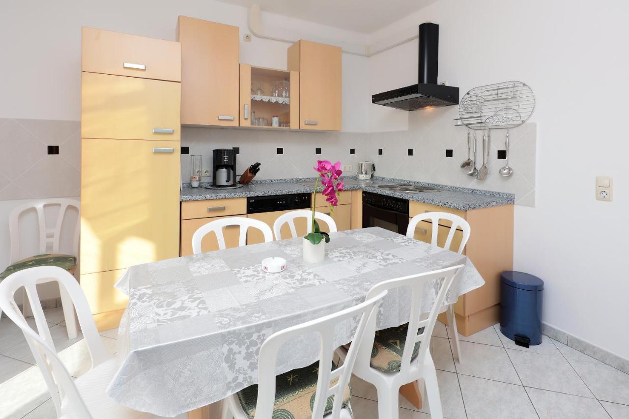 City Pool Apartments Novalja Luaran gambar
