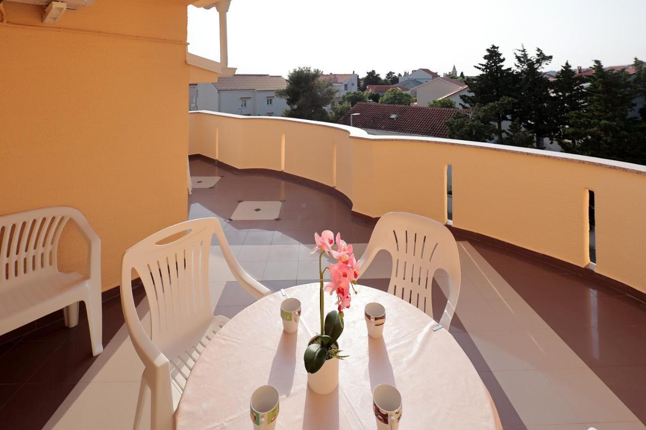 City Pool Apartments Novalja Luaran gambar