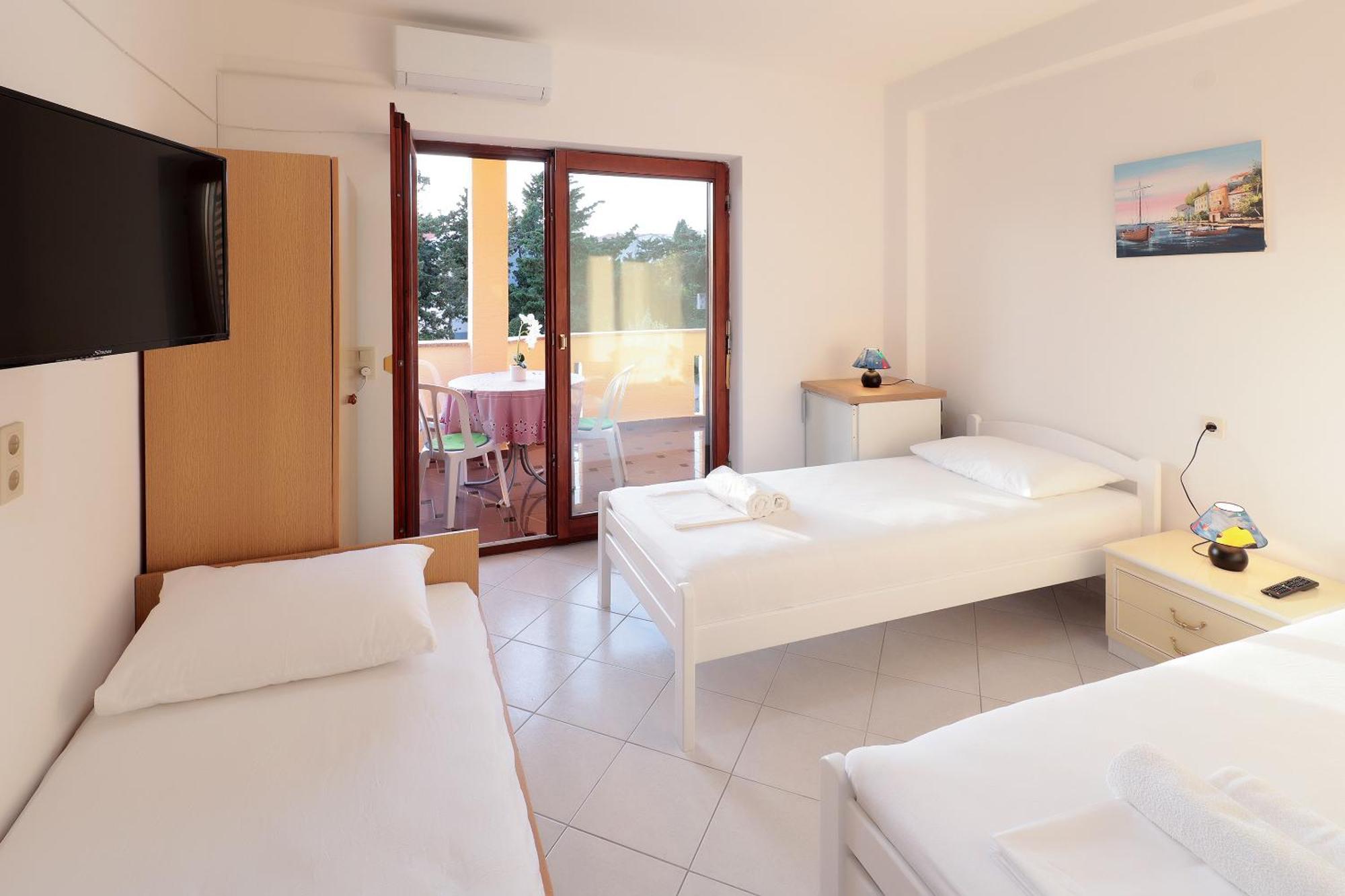 City Pool Apartments Novalja Luaran gambar