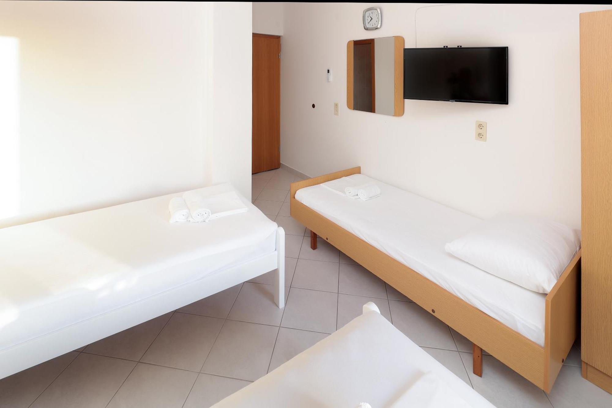 City Pool Apartments Novalja Luaran gambar