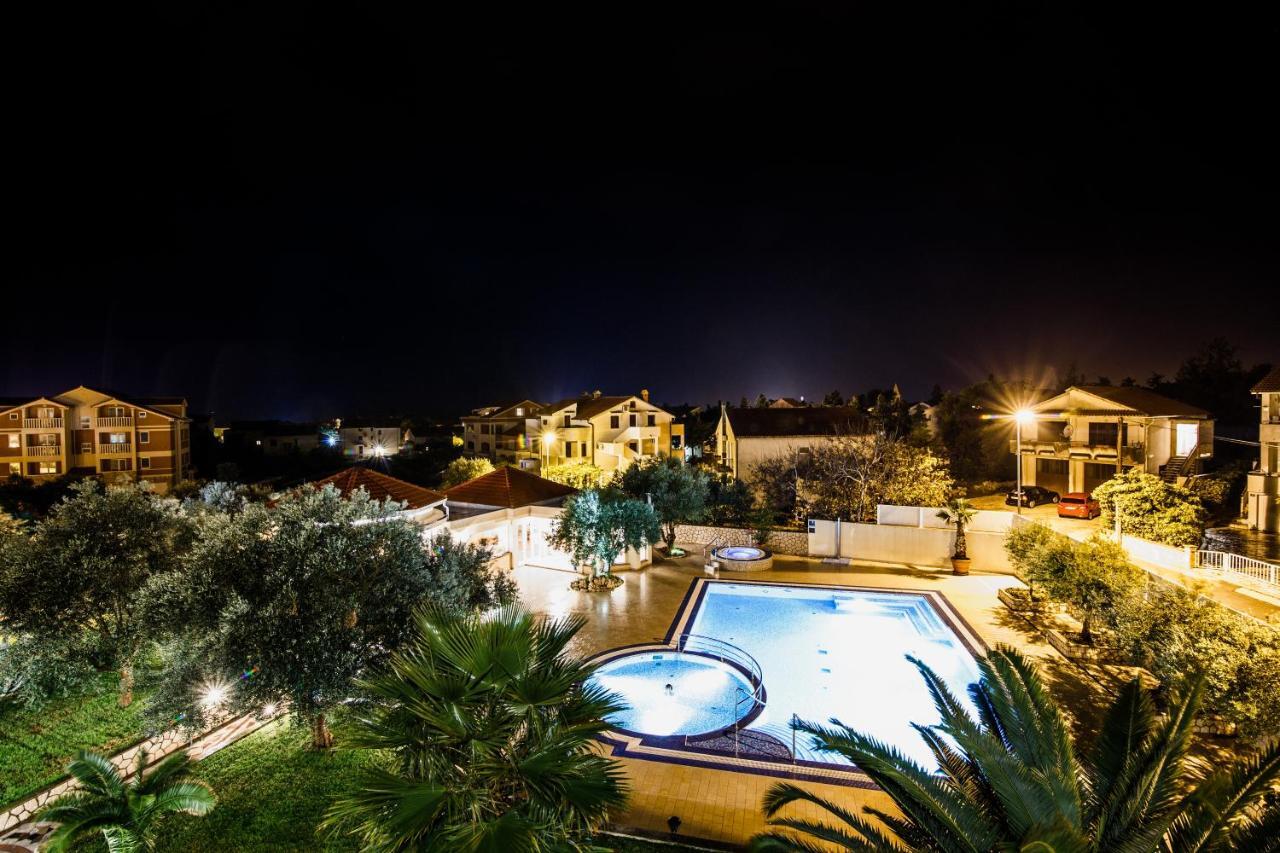 City Pool Apartments Novalja Luaran gambar