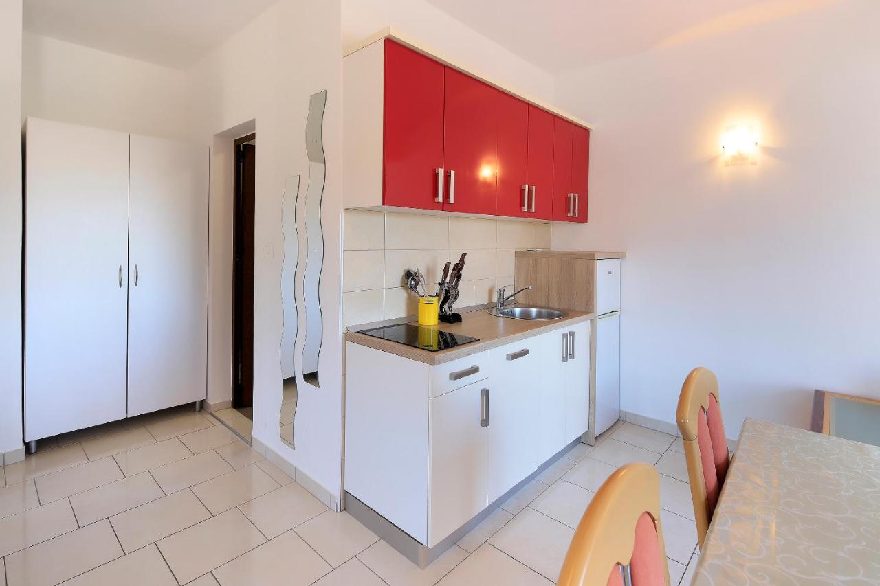 City Pool Apartments Novalja Luaran gambar
