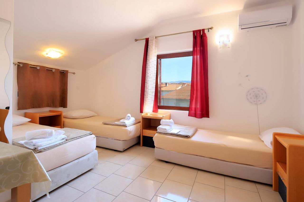 City Pool Apartments Novalja Luaran gambar