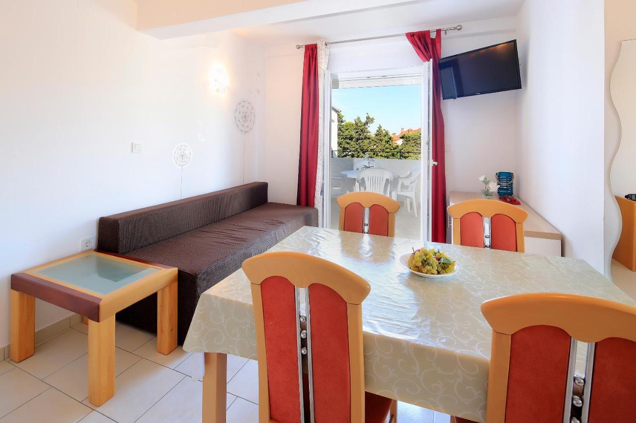 City Pool Apartments Novalja Luaran gambar