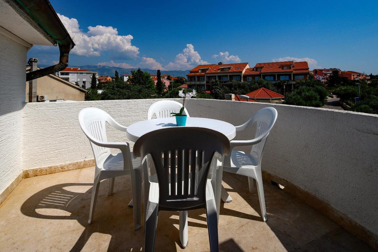 City Pool Apartments Novalja Luaran gambar