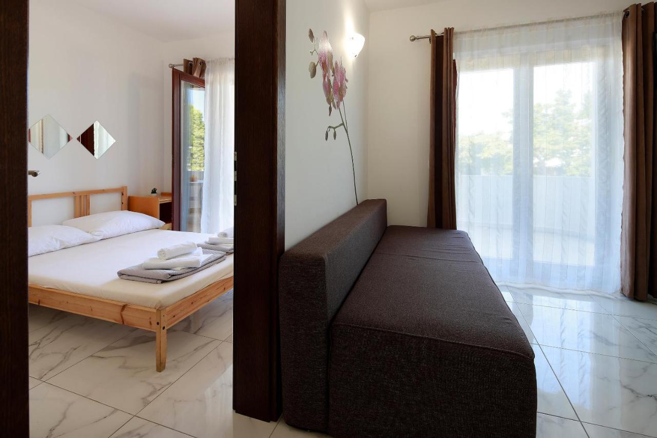 City Pool Apartments Novalja Luaran gambar